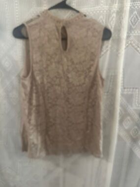 Cable & Gauge Lace Keyhole Sleeveless Camisole in Taupe